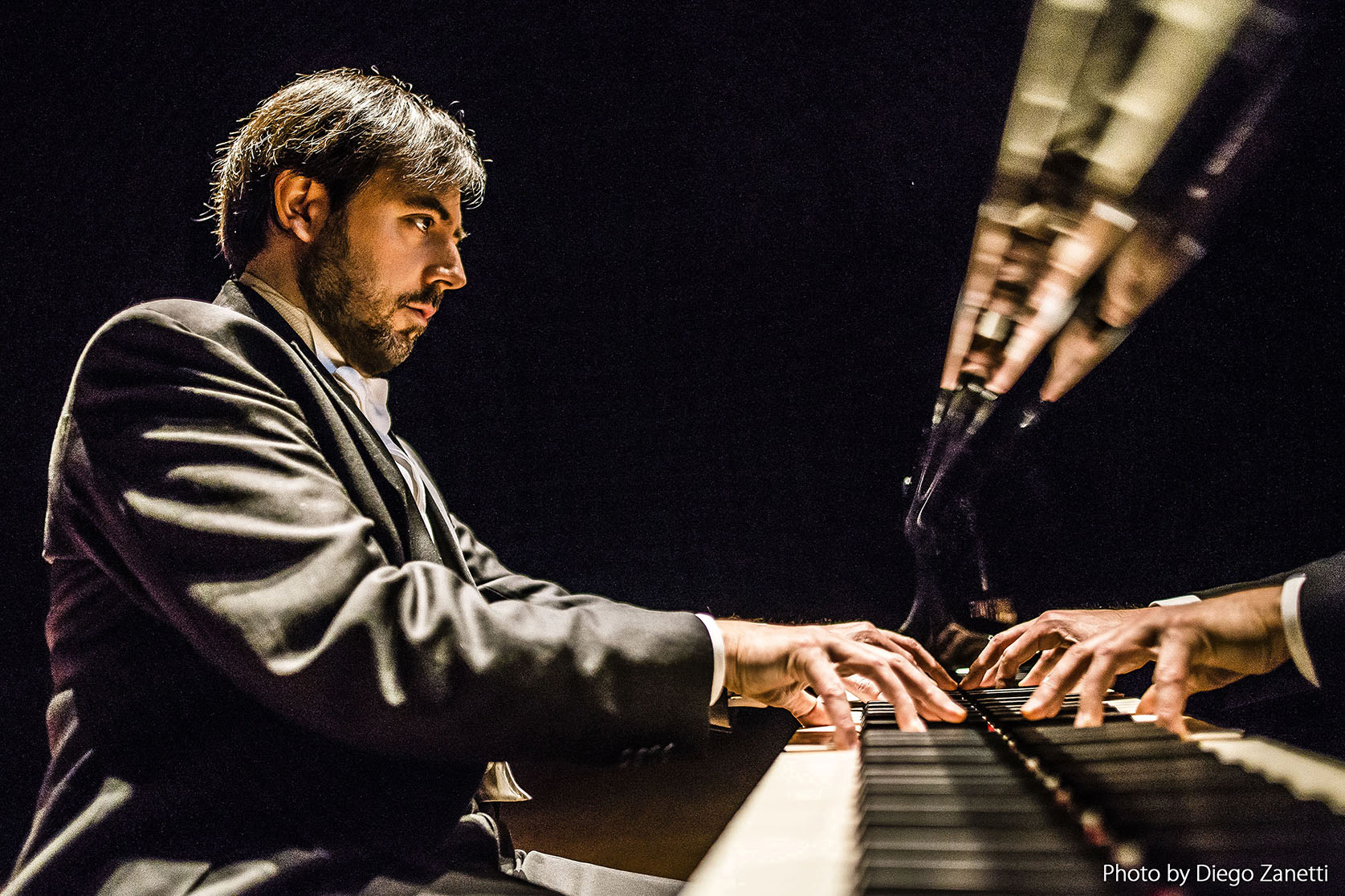 Massimiliano Ferrati al pianoforte